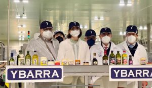 reyes-maroto-ministra-industria-comercio-turismo-visita-fabrica-ybarra
