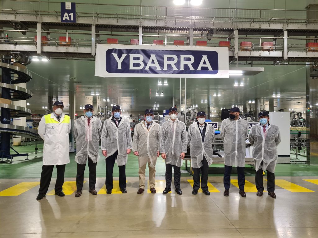 consejero-juan-bravo-visita-fabrica-ybarra-dos-hermanas-sevilla