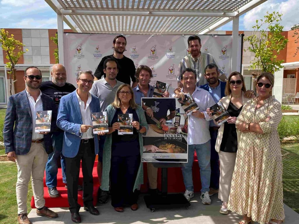 22 Chefs de Sevilla lanzan libro solidaro